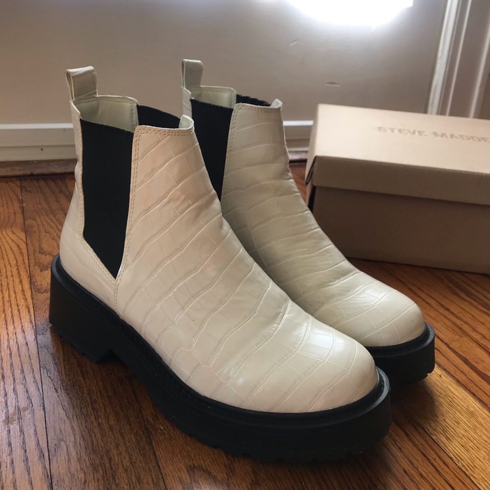 Steve Madden Tyclone Beige Crocodile Booties
